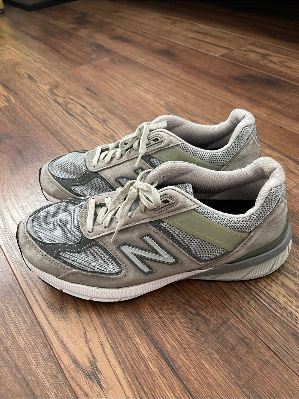 New Balance Men’s 990v5